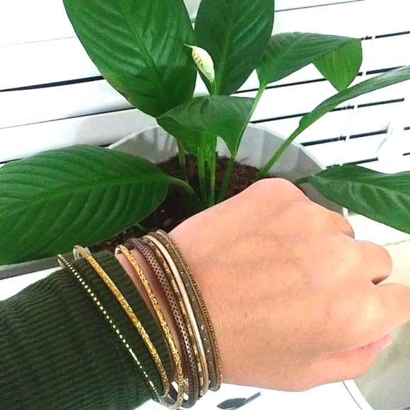 Multiple bracelets - Picture 1 of 7